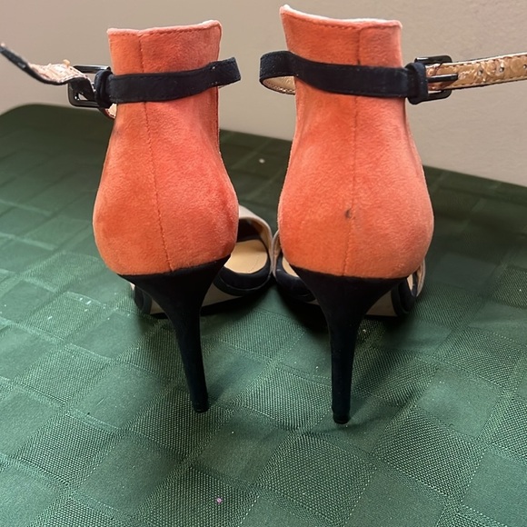 Zara size 38 color-block open toe/closed back heels - Picture 4 of 9